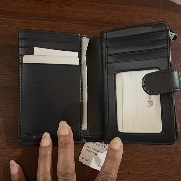 NWT - Coach Wallet 5 x 6 - Picture 8 of 14